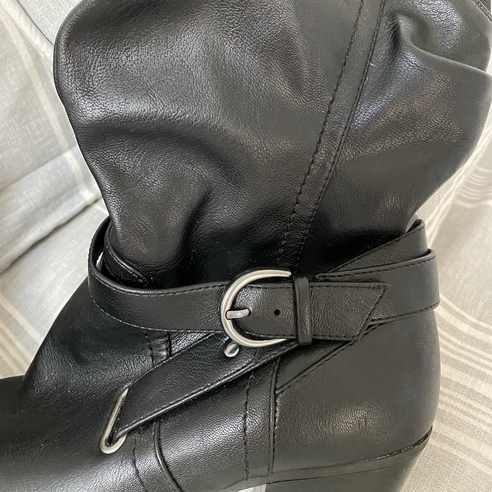Ladies high heeled boots - worn once!